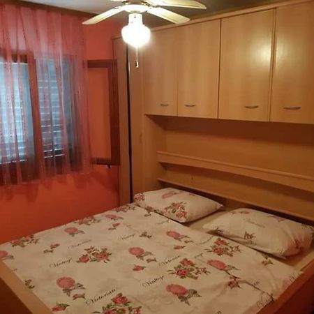 Apartmani Katica Vir Eksteriør billede